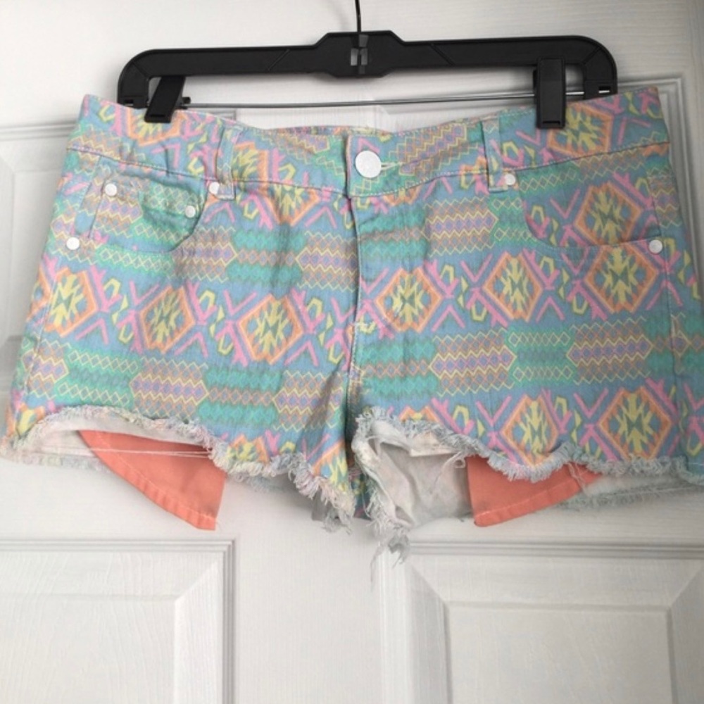 MUST GO - Tribal Neon Pattern Shorts